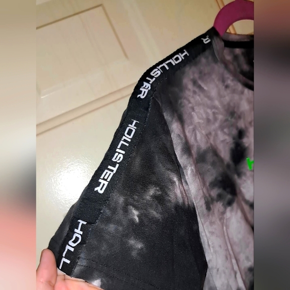 Hollister T-shirt - Picture 3 of 5